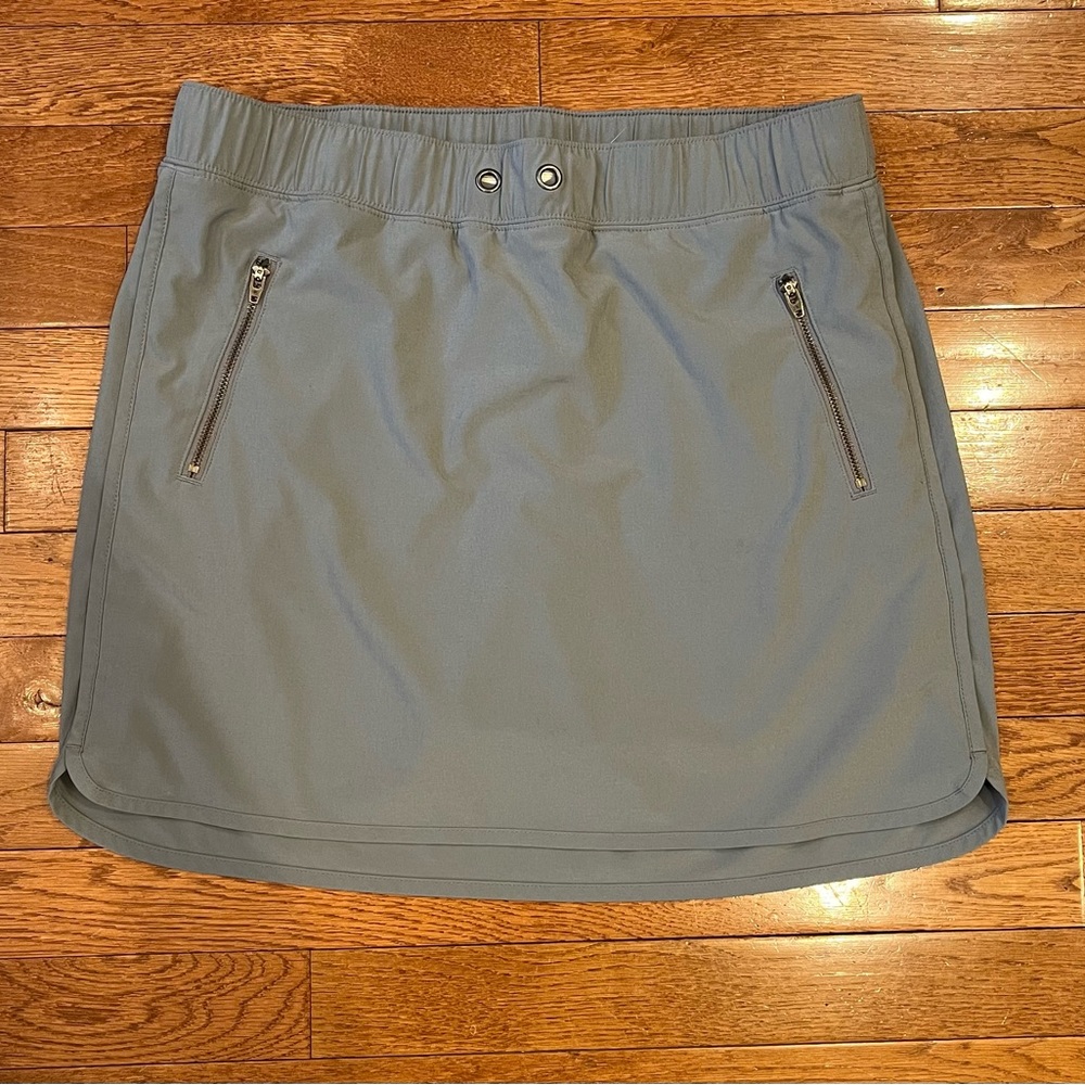 Athleta Grey Scort